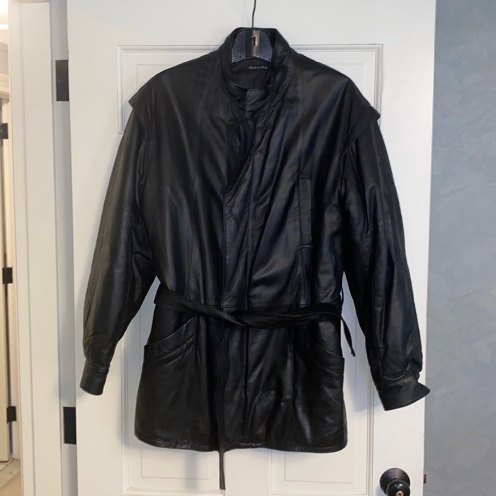 Bally of Switzerland women’s brown leather jacket. Made in Italy. Size 4…